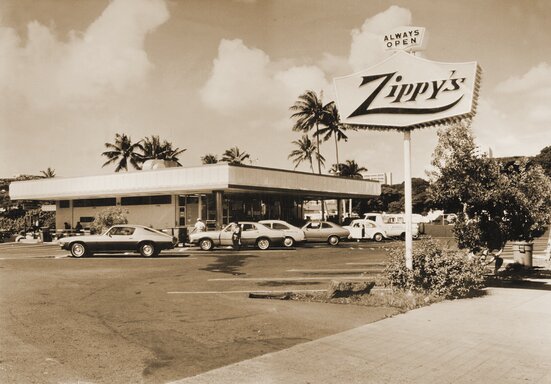 Zippy's McCully drive-in exterior with its sign, 1966