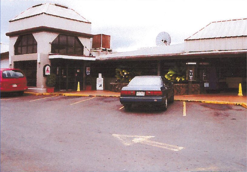 Zippy's Wahiawā with its white octagonal roof