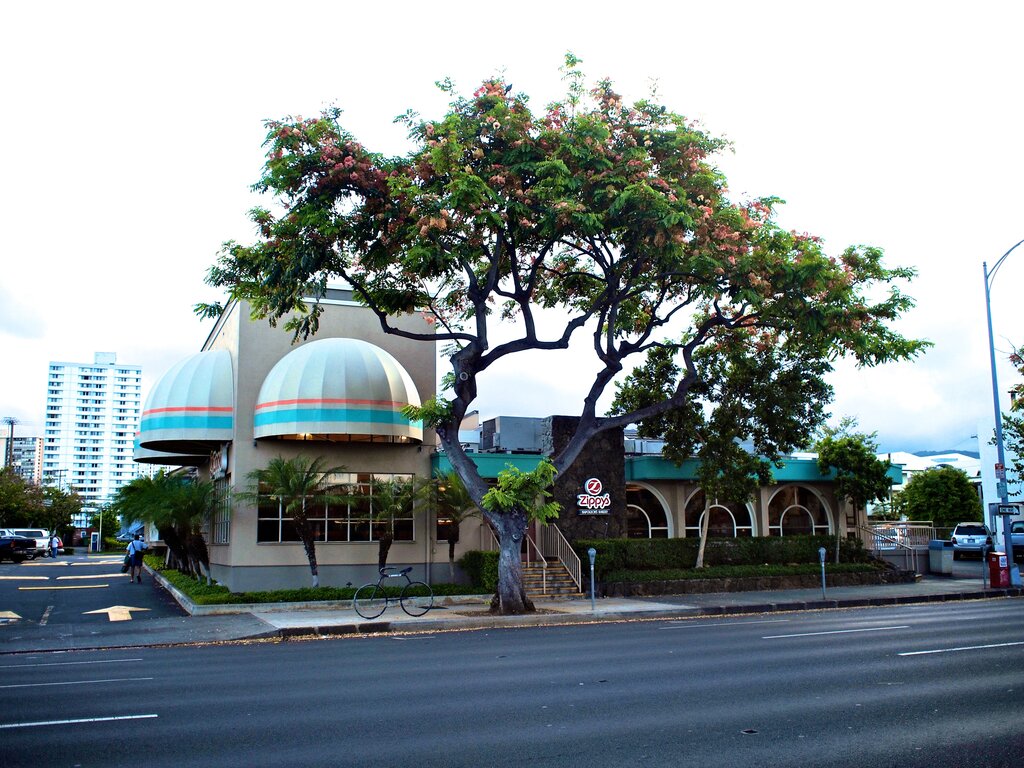 Zippy's Makiki restaurant exterior