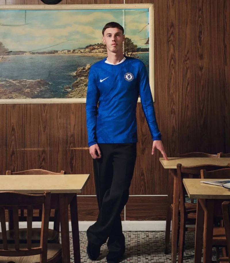 palmer wearing 2025 home kit
