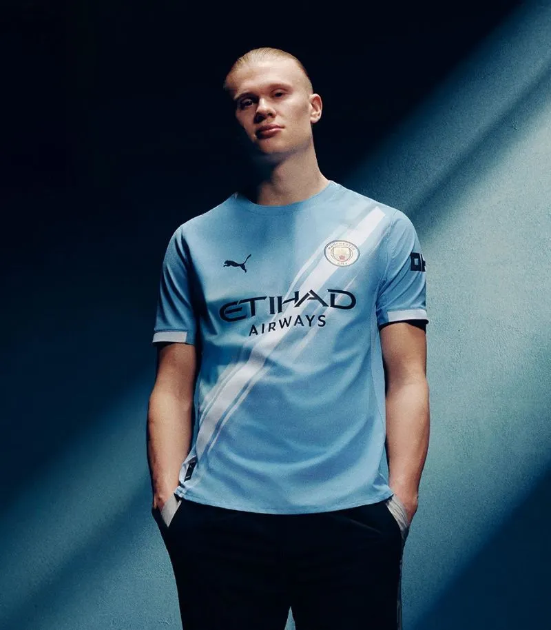 haaland wearing new man city home kit