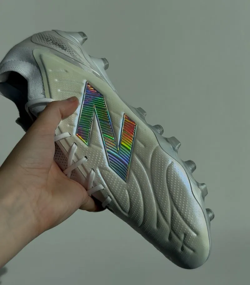 new balance infinite light football boots