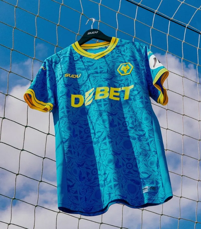 wolves 2025 third kit in light blue and yellow