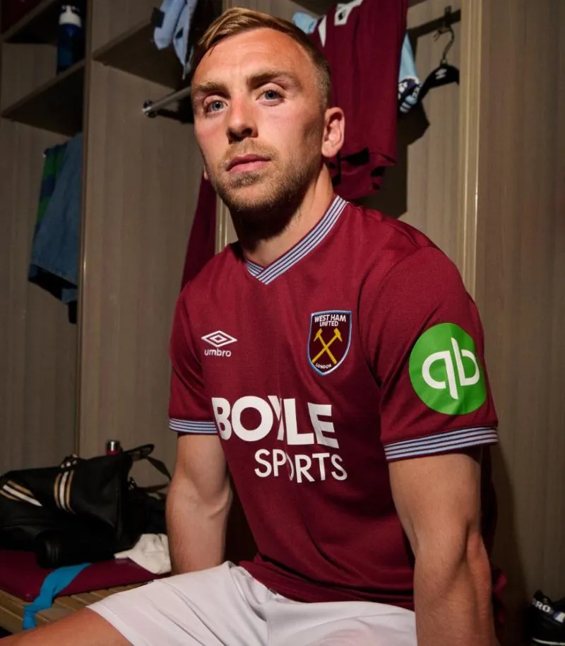 bowen wearing new west ham home kit