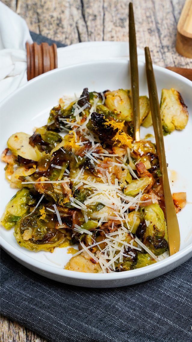 air fryer Tangy Smashed Brussels Sprouts with Bacon