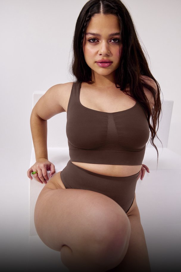 Nearly Naked Shaping Midi Bra
