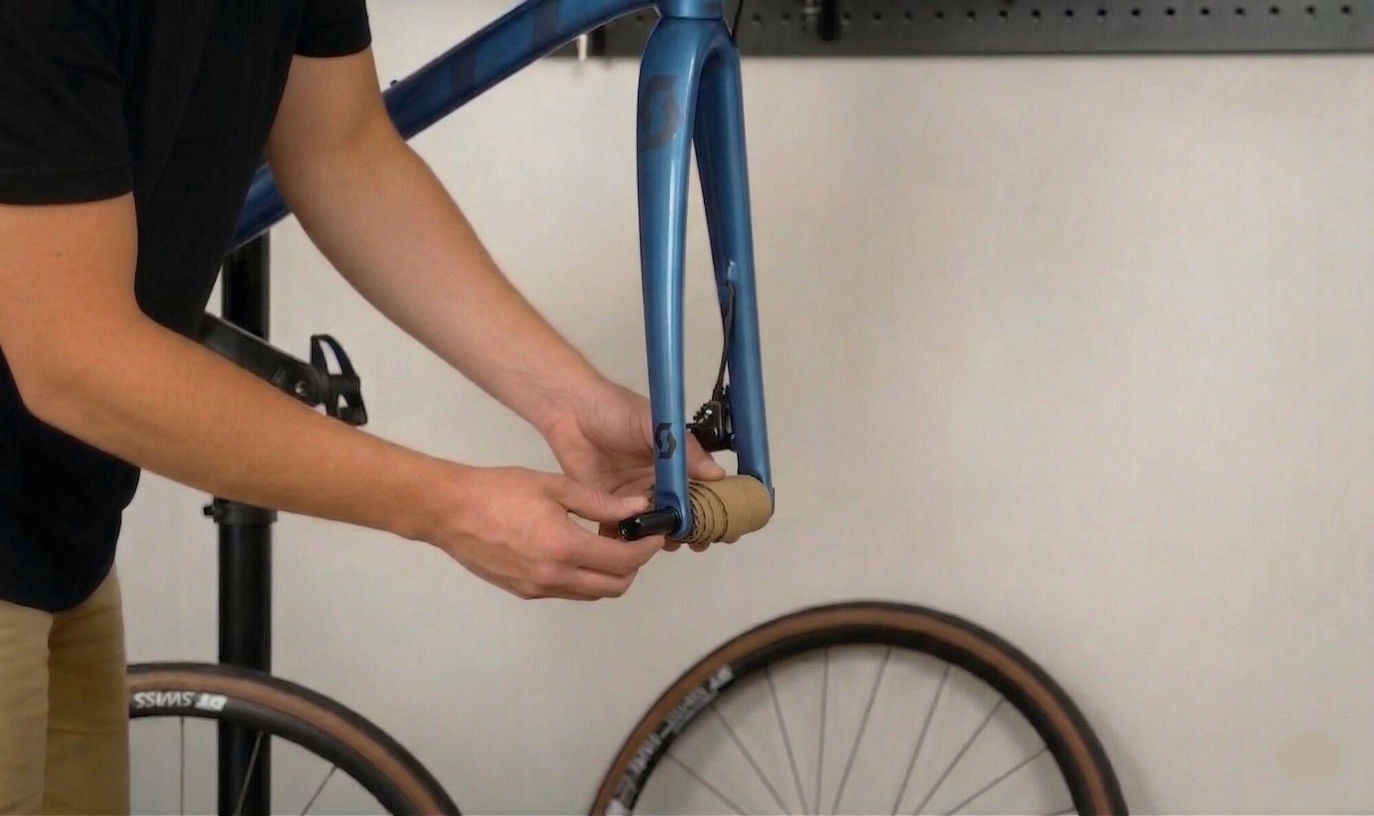 Cut out axle support 