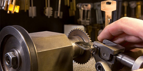 key cutting