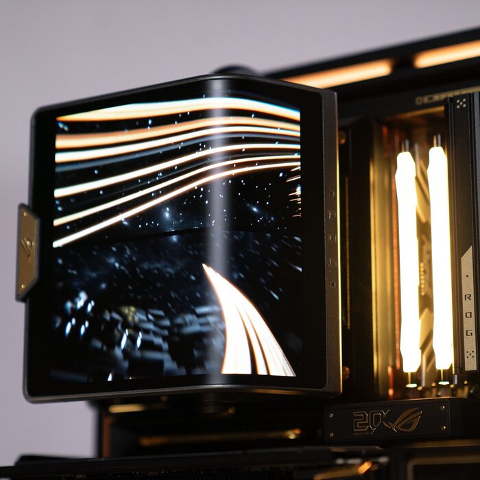 ROG Ryujin curved display