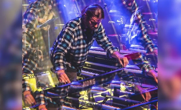 A poster for Gilley Live Band event