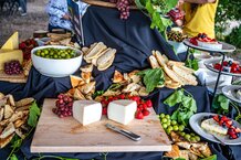 Live At the Vineyards food