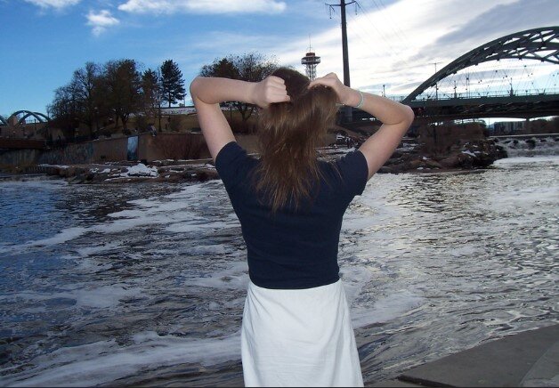 A poster for Gwendolyn Parney - Ten noyades  event