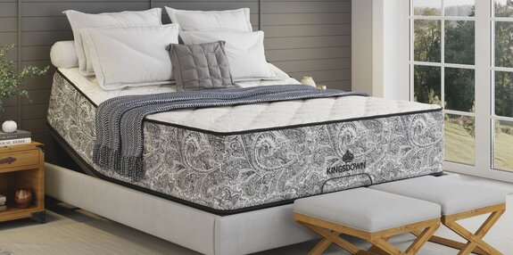 Tempur-pedic couple