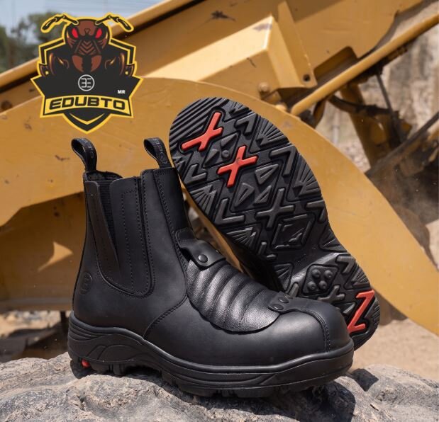 Black heavy-duty leather work boots by Edubto brand, high-quality Mexican products.