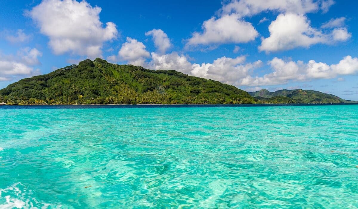 Sail to Garden Island Huahine