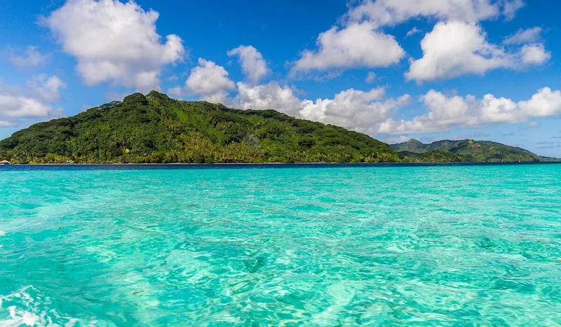 Sail to Garden Island Huahine