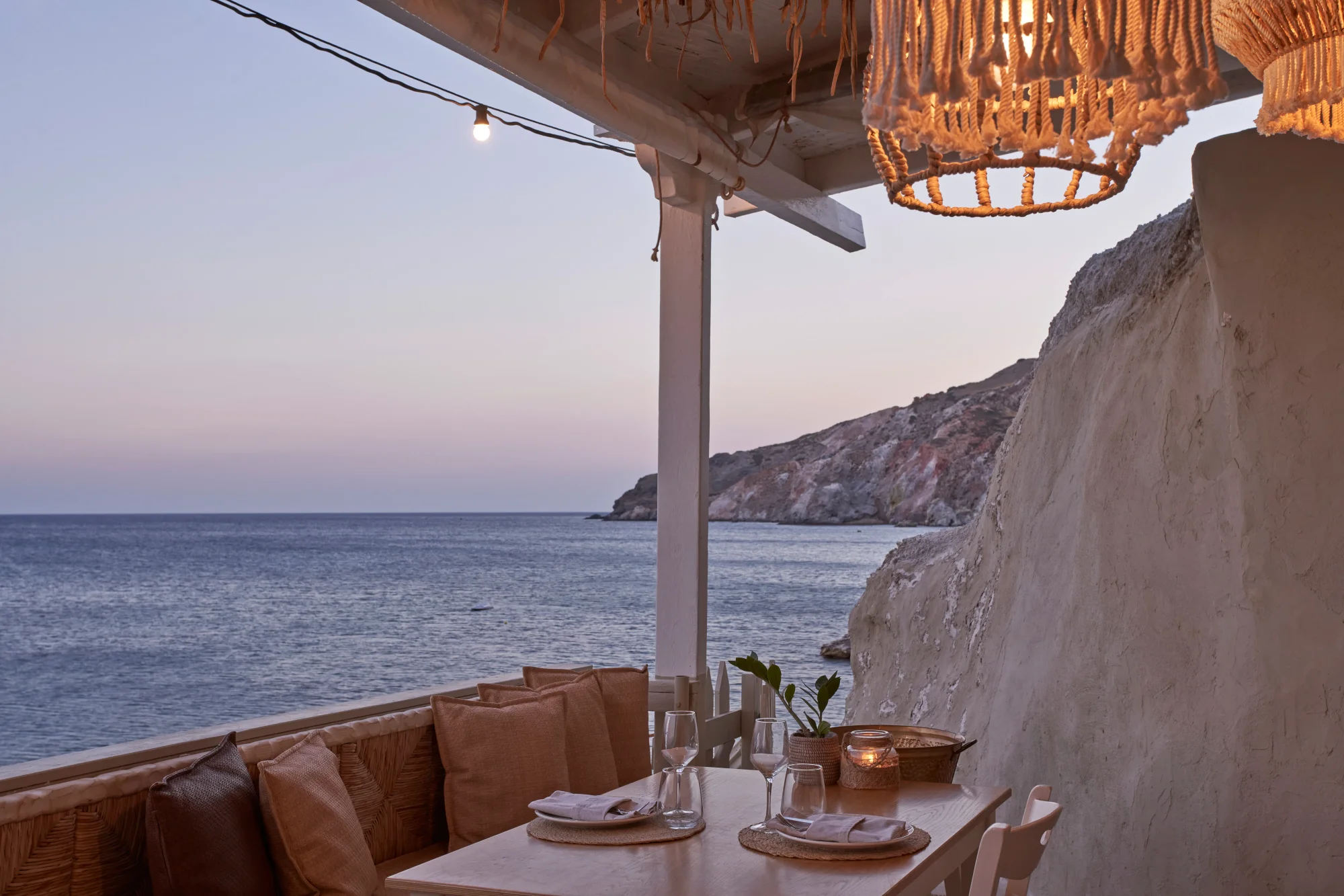 Oniro Restaurant · Milos