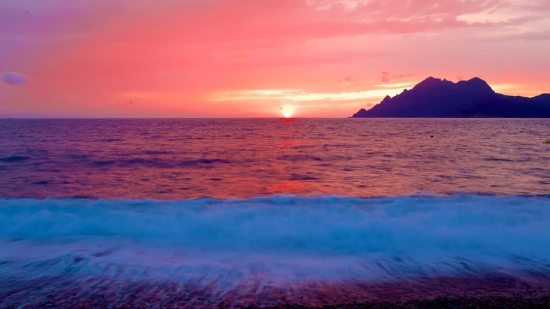 Sunset Anchorages & Dining