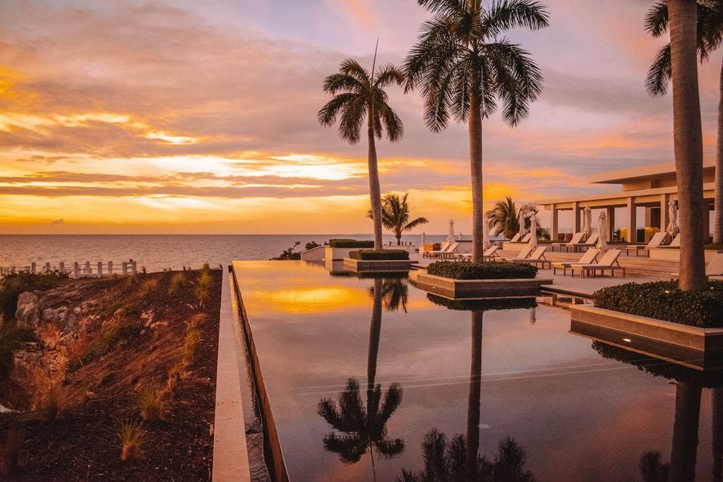 Sunset Lounge (Four Seasons)