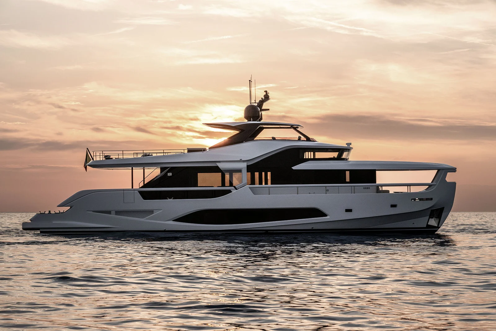 Ferretti Yachts INFYNITO 80