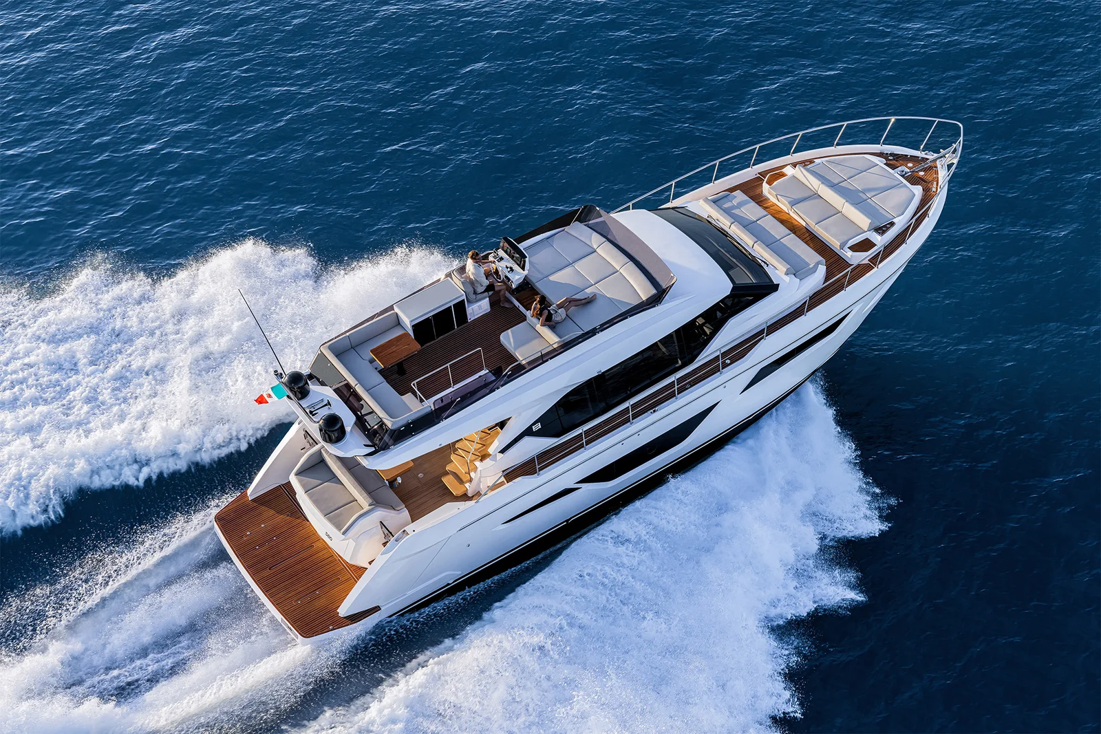 Ferretti Yachts 580