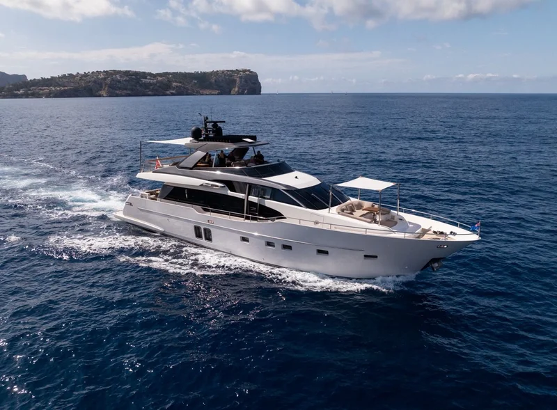 MOONSHOT yacht