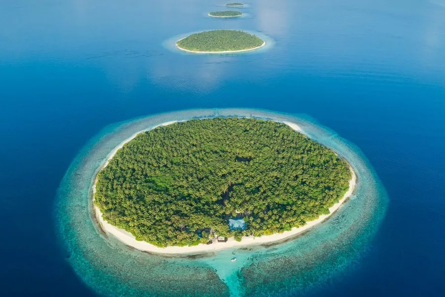 Maldives island explorer