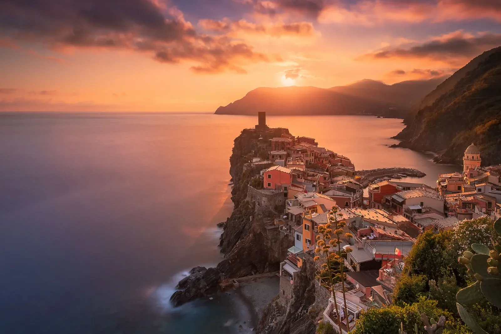 Vernazzo Golden Hour