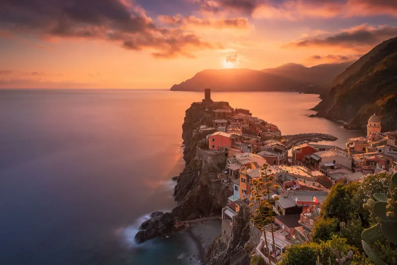 Vernazzo Golden Hour