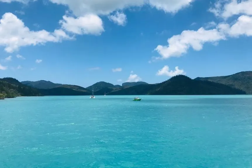 Explore the essential Whitsundays - 1