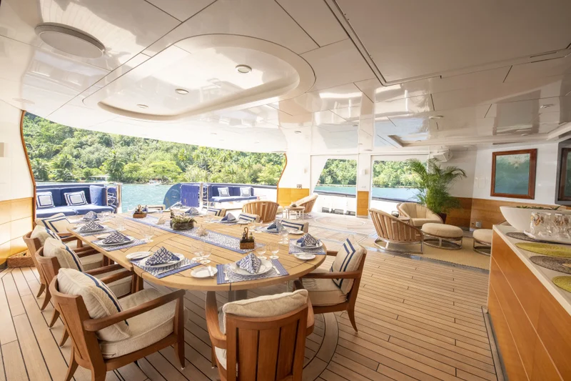 ARCTIC yacht dining area