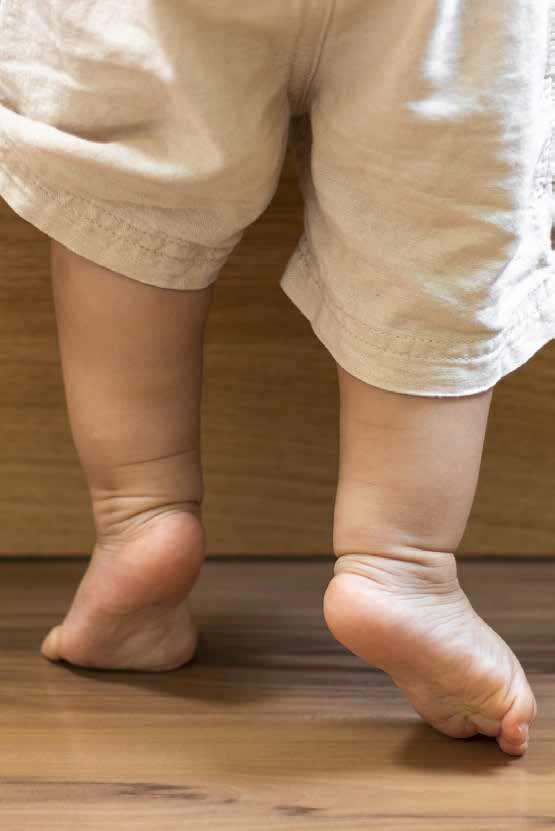 Baby feet on FP Bois Absolu Parquet oak flooring with Pure Home air-purifying technology 