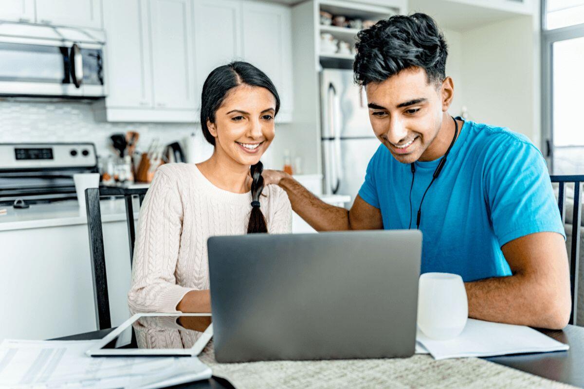 How NRIs Can Manage Cross-Border Money Easily?
