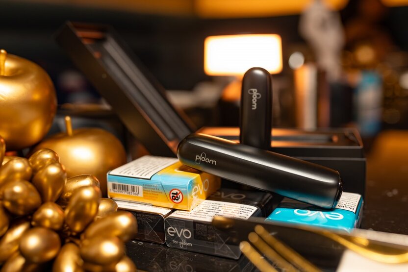 Ploom X lifestyle shot 10