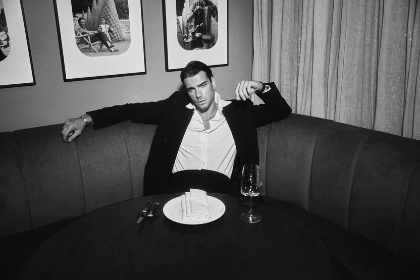 Ploom X lifestyle shot 10