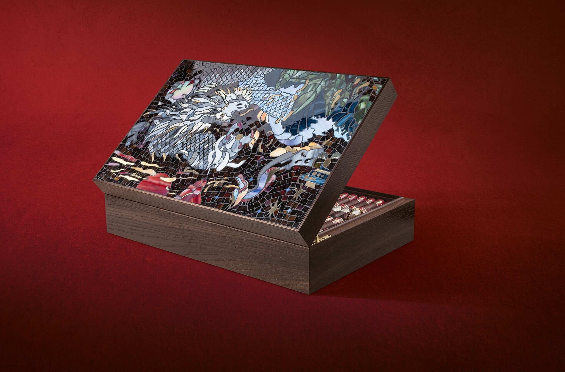 Davidoff Year of the Dragon Masterpiece Humidor with the dragon mosaic after the oil painting by Zhang Zhaoying.