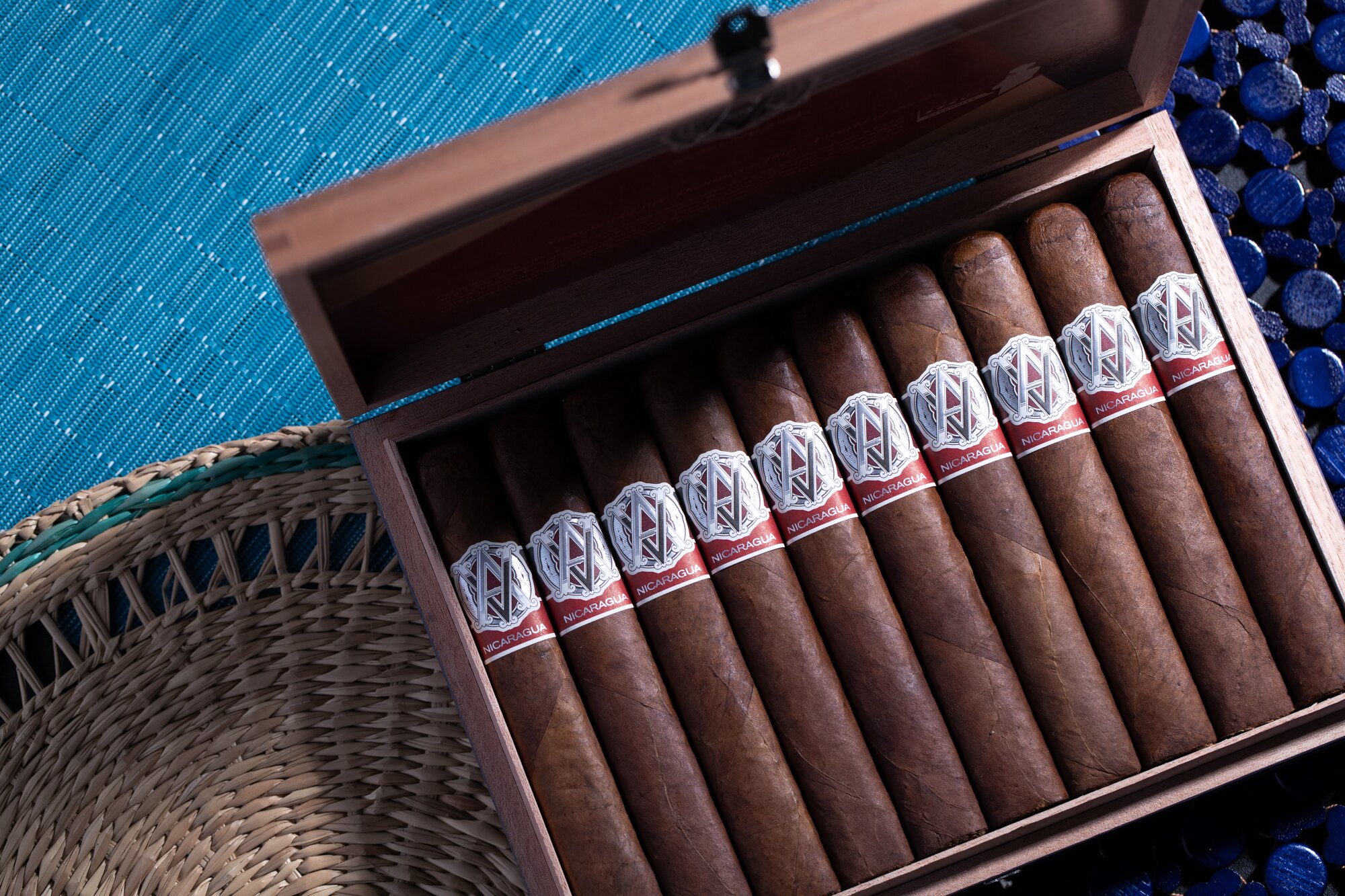Open Box of AVO Syncro Nicaragua cigars