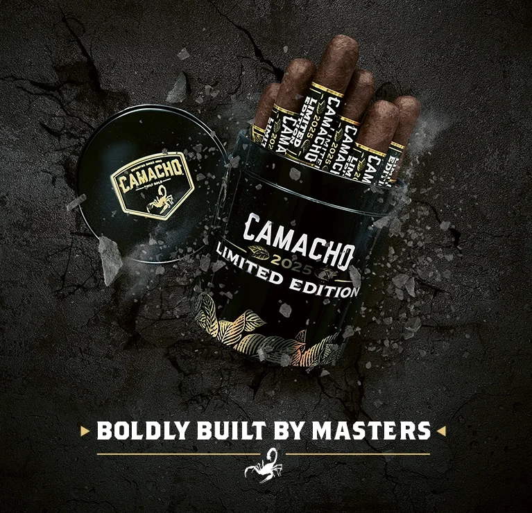 The Davidoff Escurio 10th Anniversary Limited Edition cigar in front of its green, black and golden logo. 