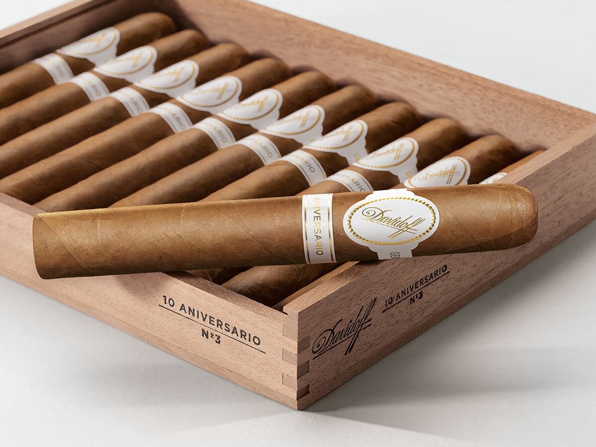 Open Box Davidoff Aniversario No. 3 Cigars