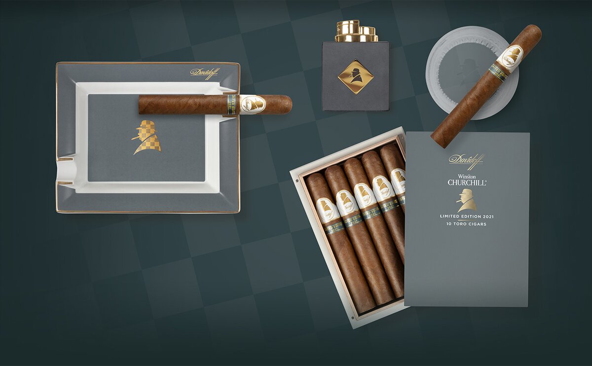 Winston Churchill Limited Edition 2021 collection: ashtray, lighter, and an open Winston Churchill Limited Edition 2021 box with 5 cigars, viewed from above.