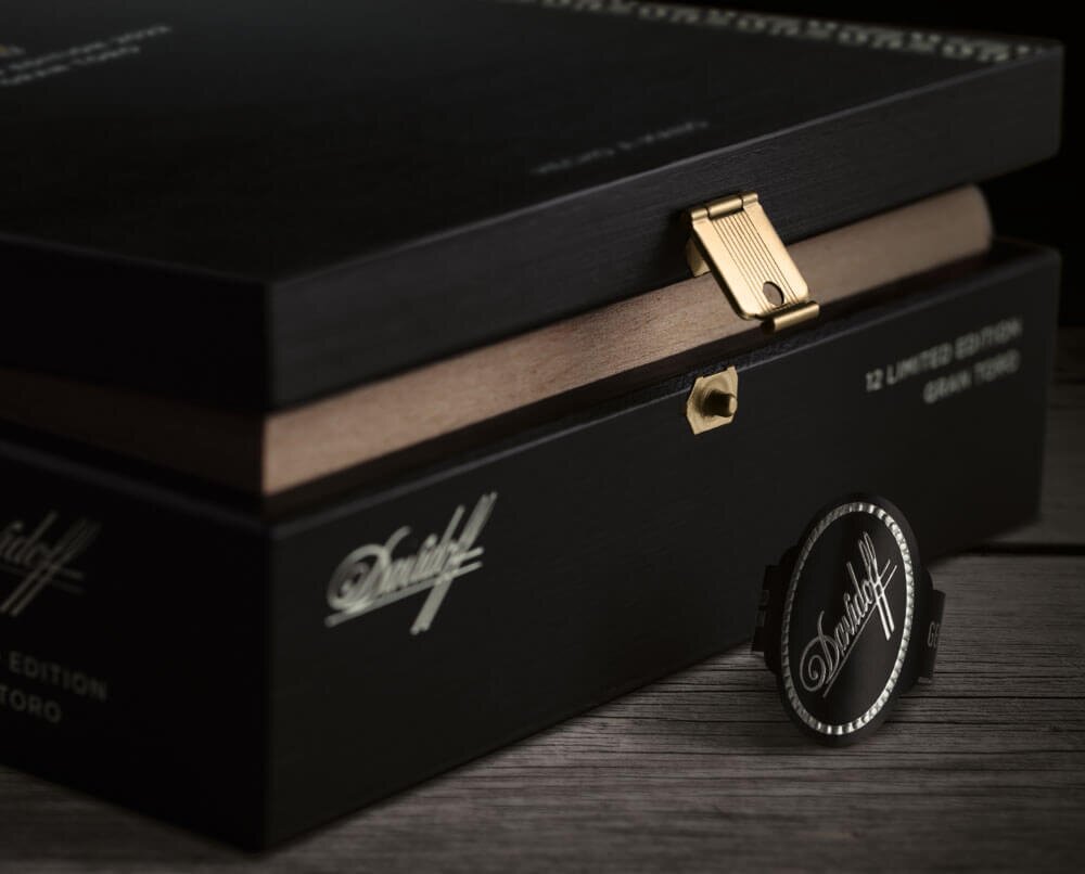 Close-up of the Davidoff Limited Edition 2022 wooden box, closed.