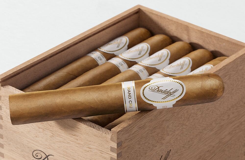 Open Box of 25 Davidoff Grand Cru Toro cigars 