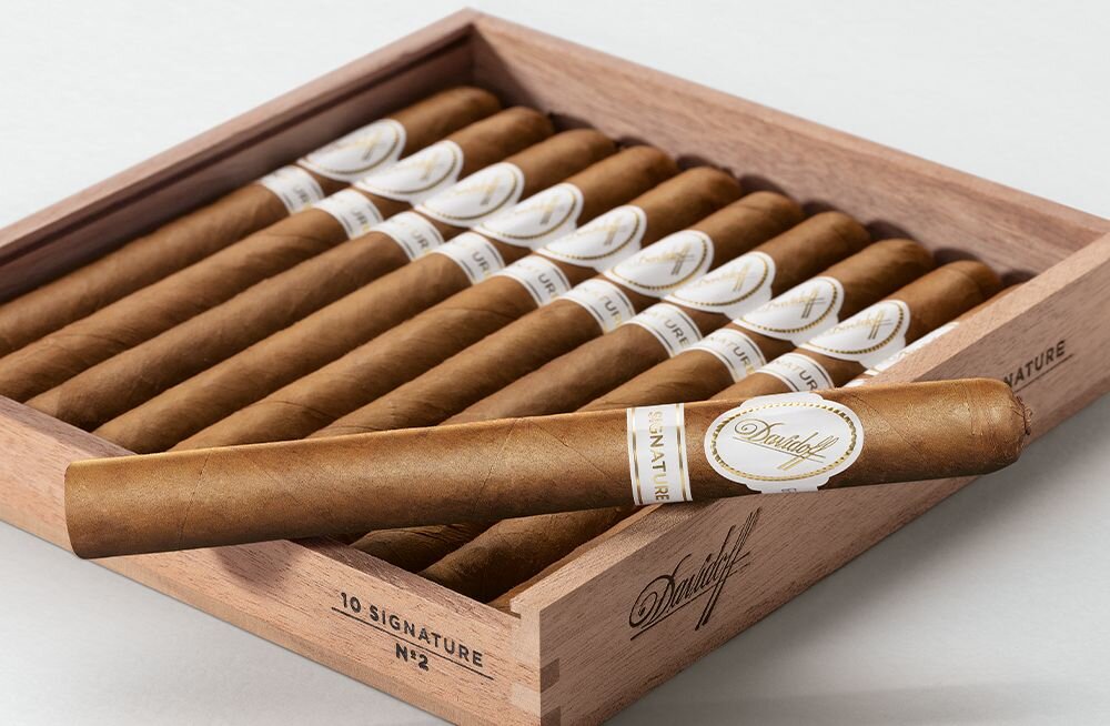 Open Box of 10 Davidoff Signature No. 2 cigars 