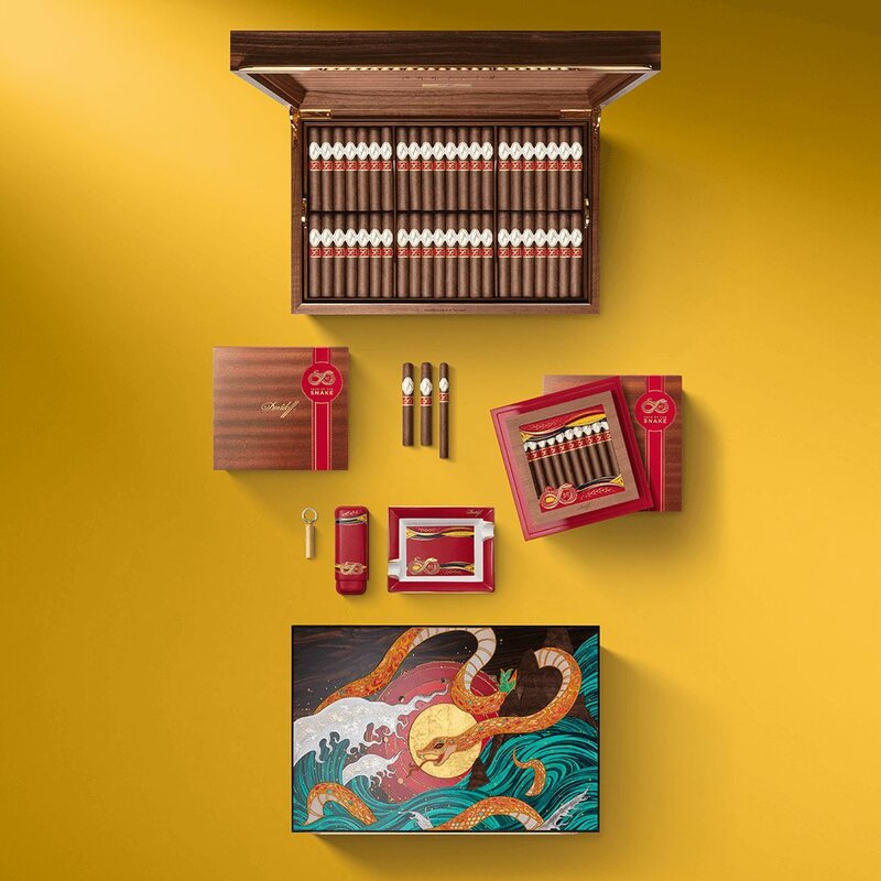 All Davidoff Year of the Snake 2025 products shown from above: lancero, gran toro and toro cigars, accessories and the Masterpiece Humidor.