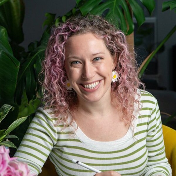 A headshot of Brooke Glaser, illustrator and Skillshare teacher.
