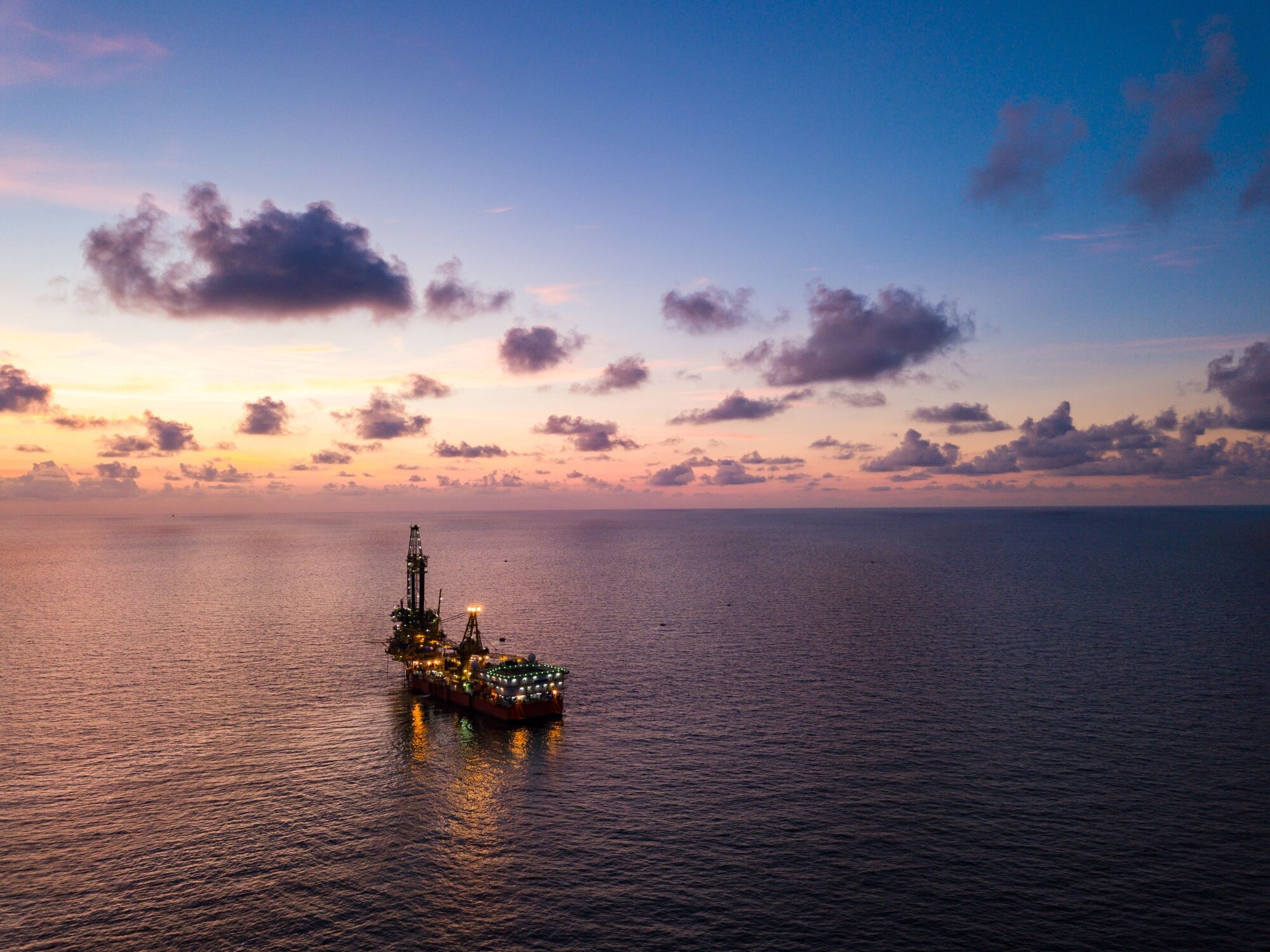 Brent rebounds as sanctions threat meets oversupply doubts