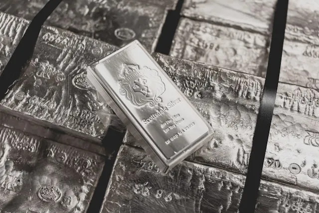 Silver shift: safe-haven flow meets dollar drag