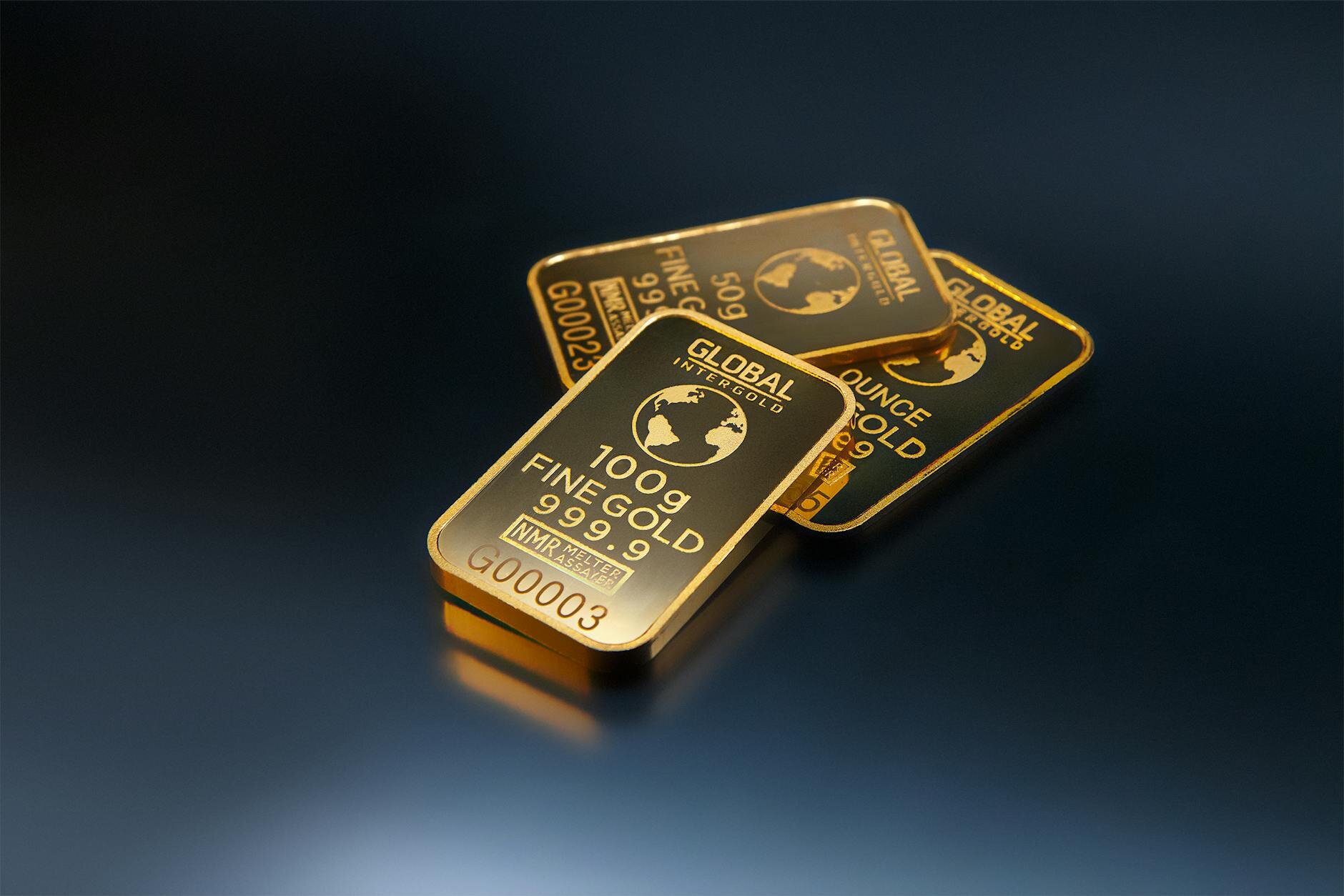 Gold descends into bear market 