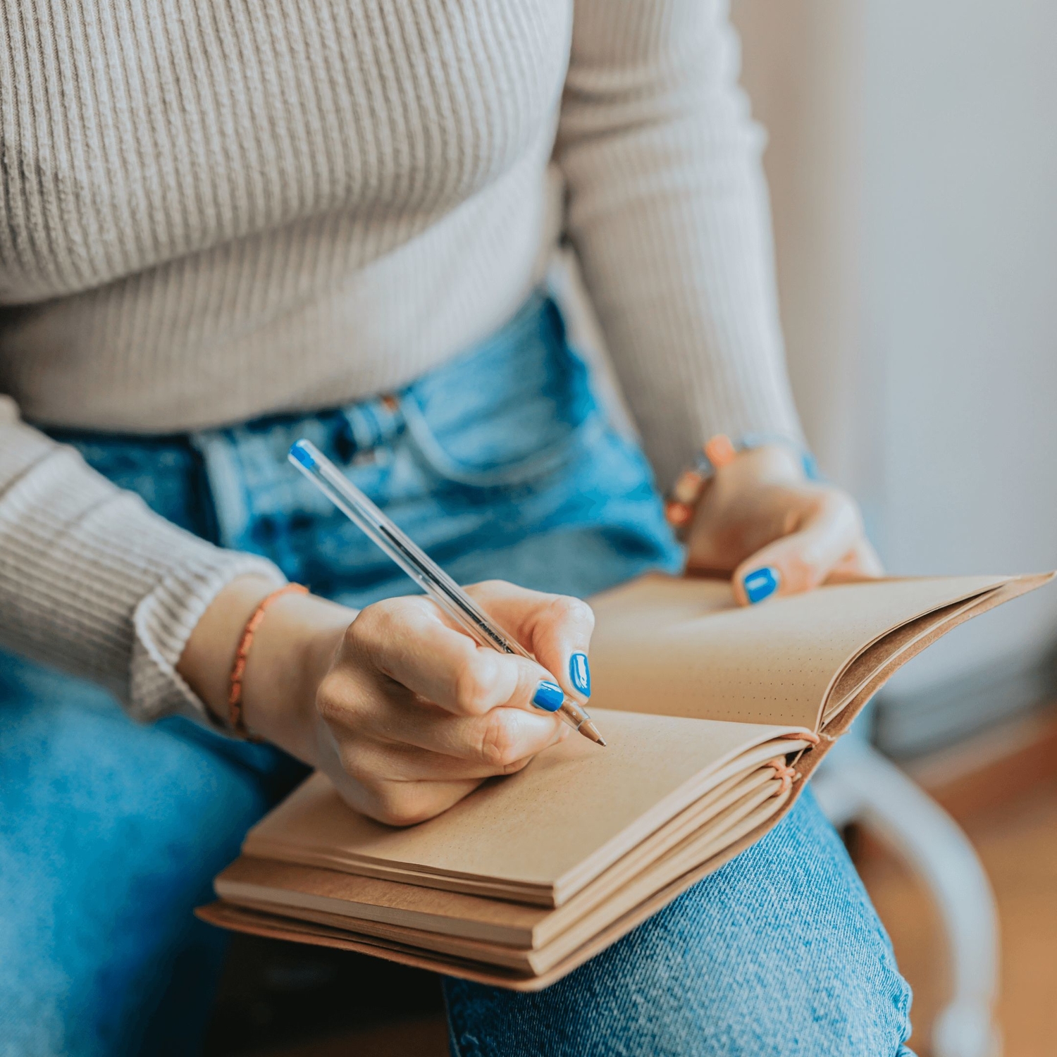 Female therapist uses the SimplePractice mental health letter templates in her practice