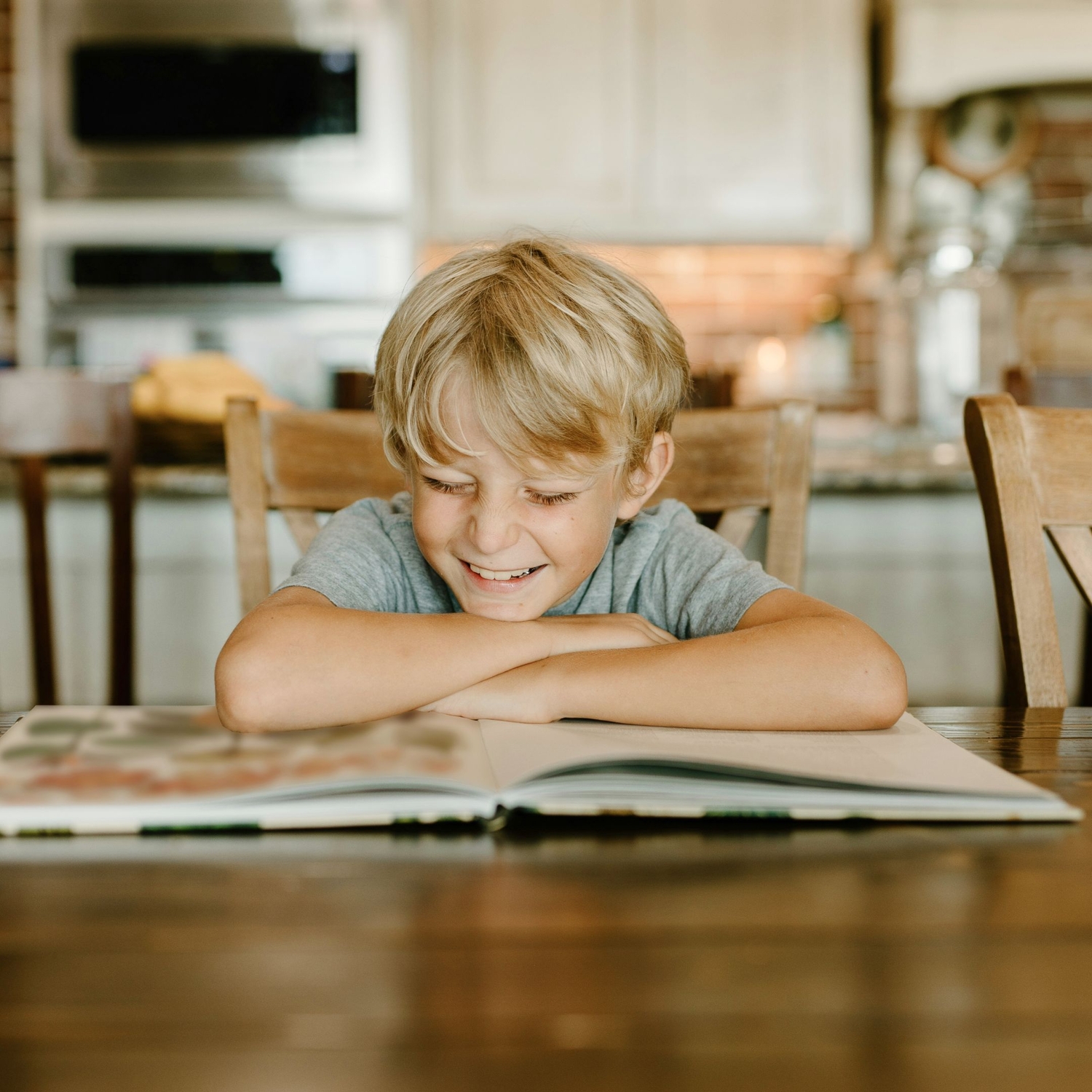 child using printable emotion faces worksheet